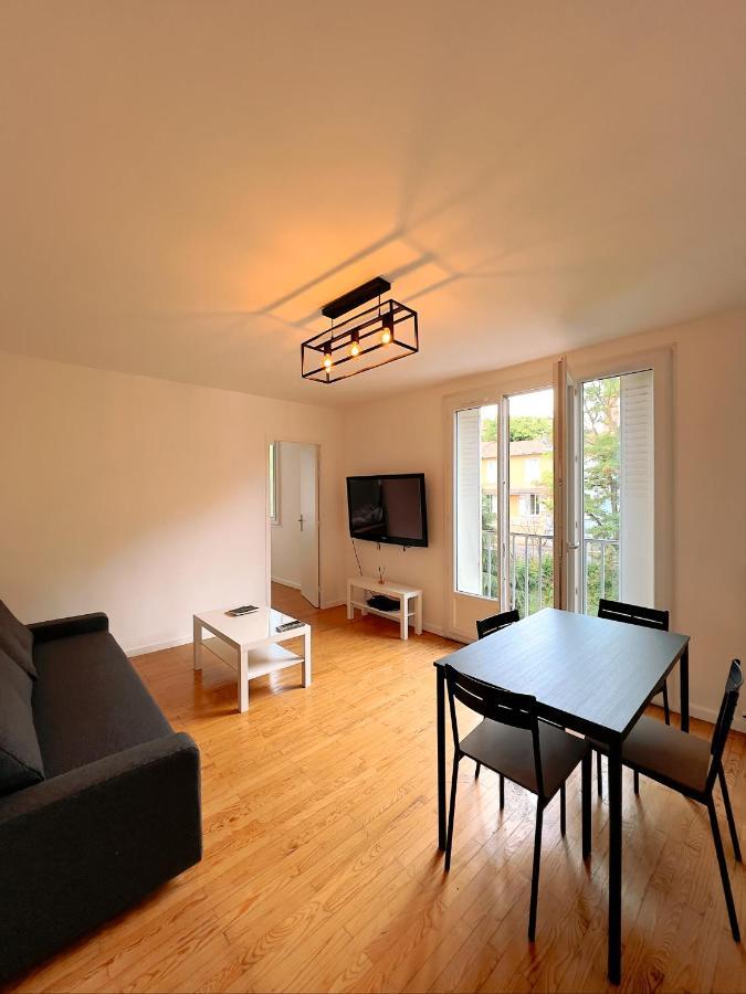 Appartement Spacieux Avec Balcon Saint-Fons المظهر الخارجي الصورة